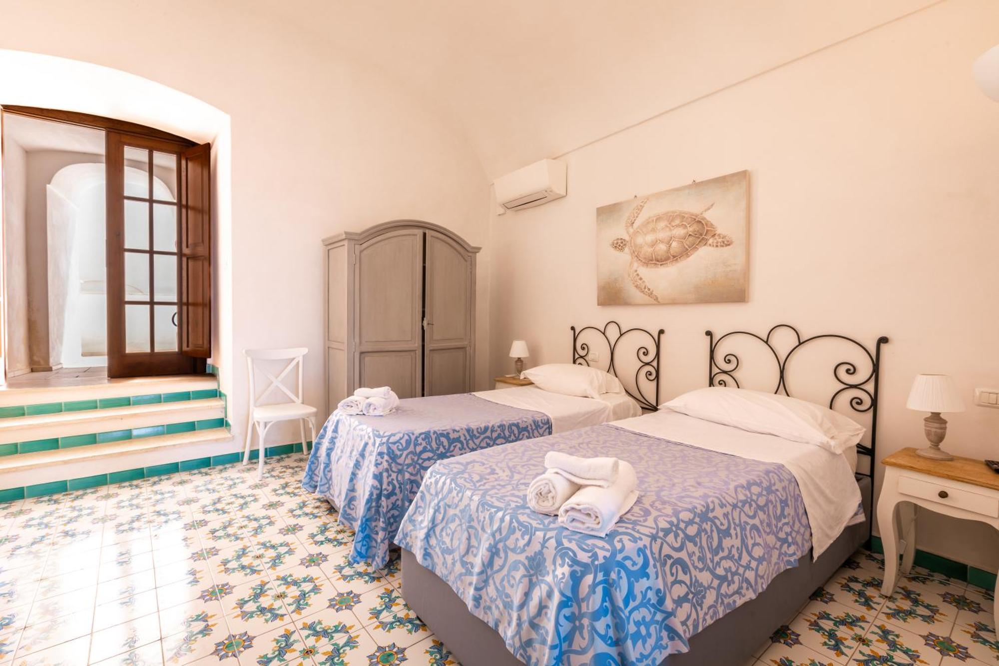 Hotel Torre Dei Borboni Ponza Exterior photo