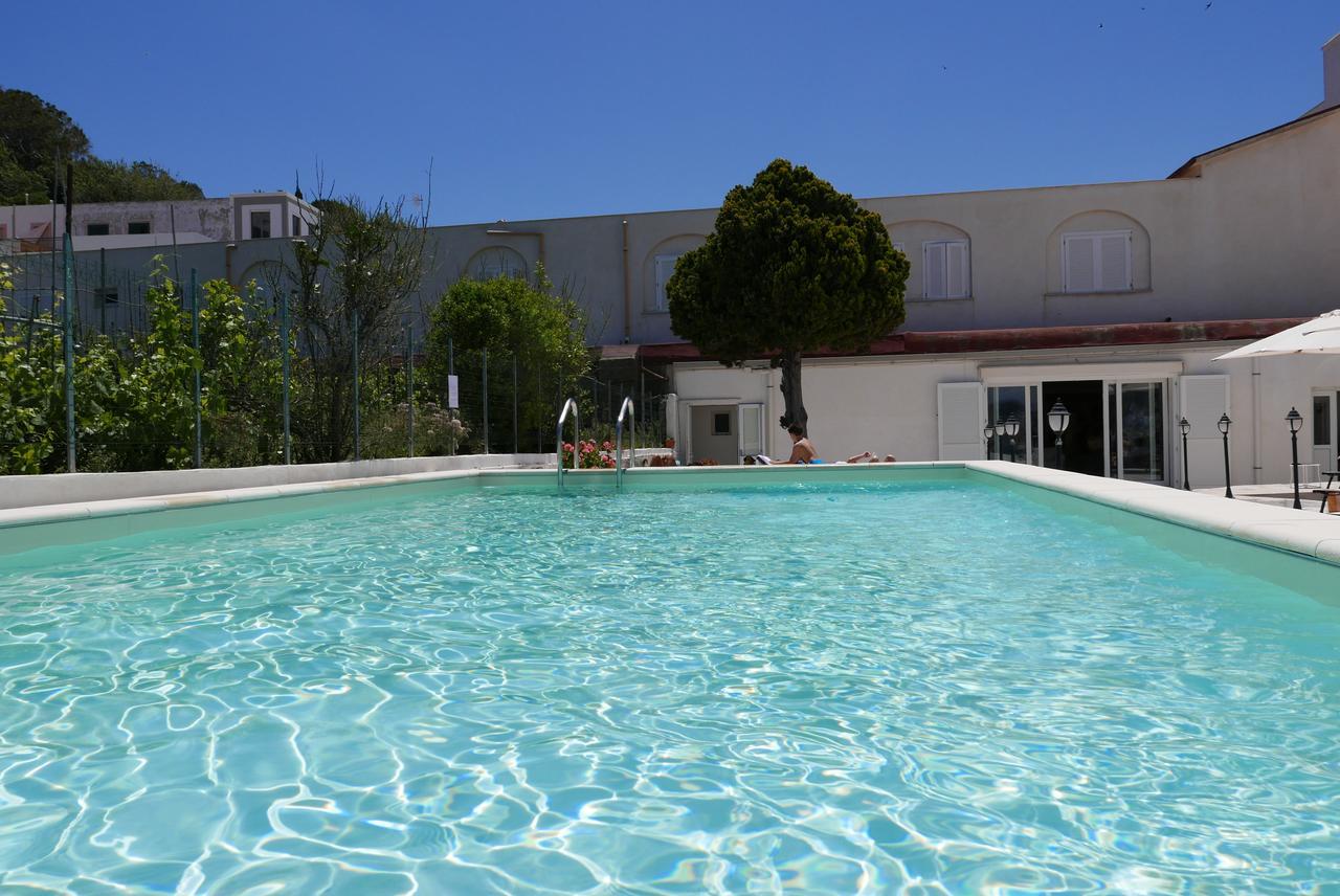 Hotel Torre Dei Borboni Ponza Exterior photo
