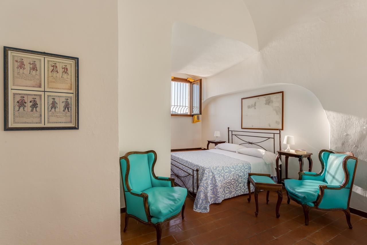 Hotel Torre Dei Borboni Ponza Exterior photo
