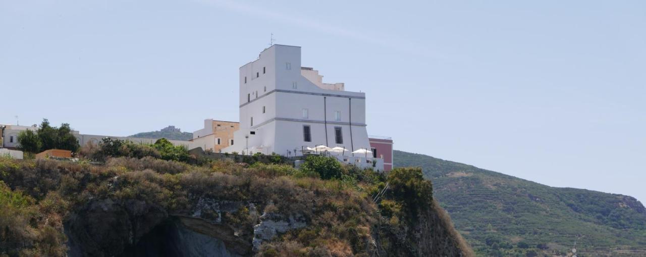 Hotel Torre Dei Borboni Ponza Exterior photo