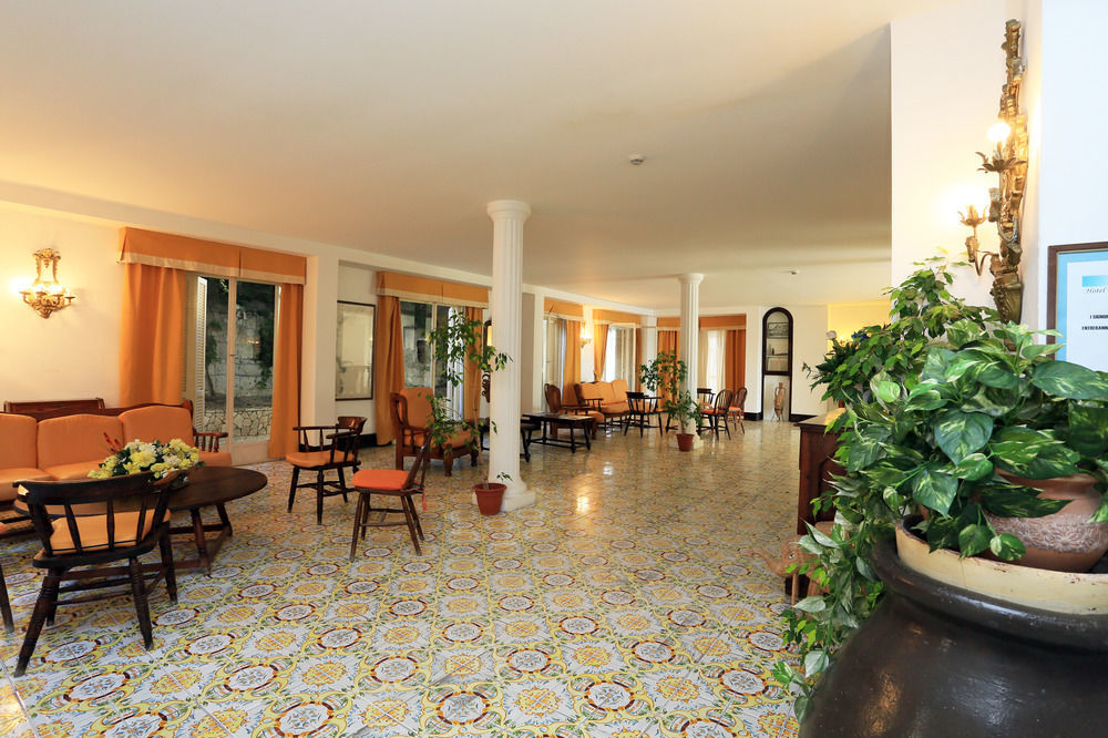 Hotel Torre Dei Borboni Ponza Exterior photo