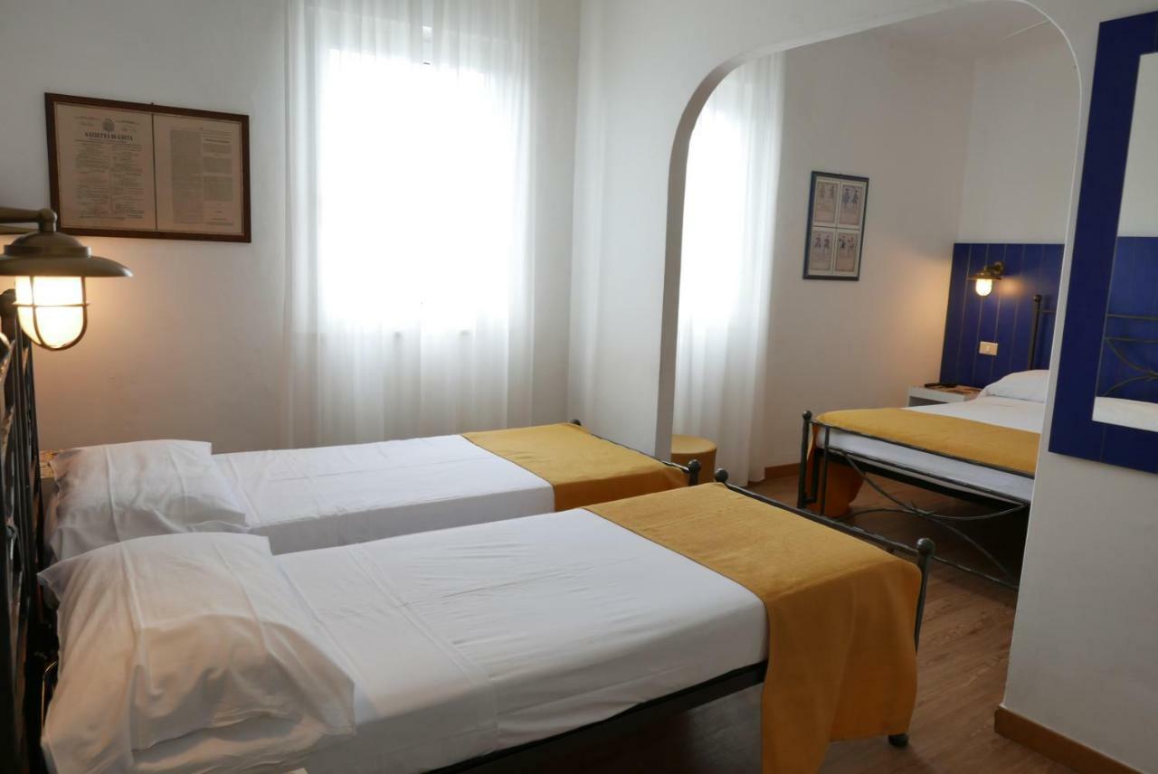 Hotel Torre Dei Borboni Ponza Exterior photo